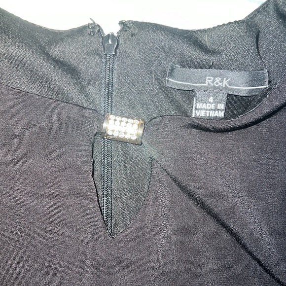 Beautiful fluffy holiday dresss. Size 4 - Picture 2 of 6